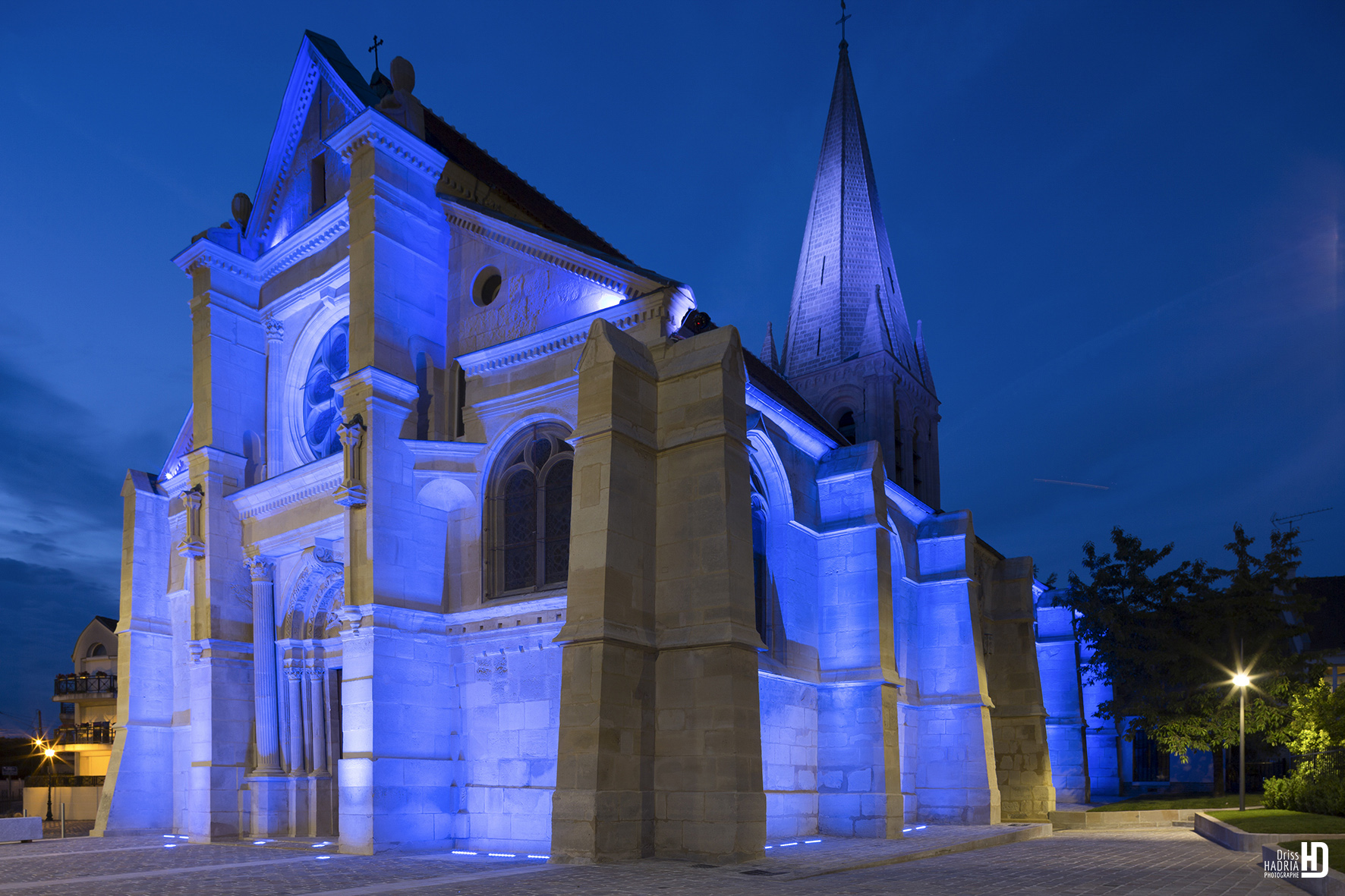 entrada iglesia de Sacelles