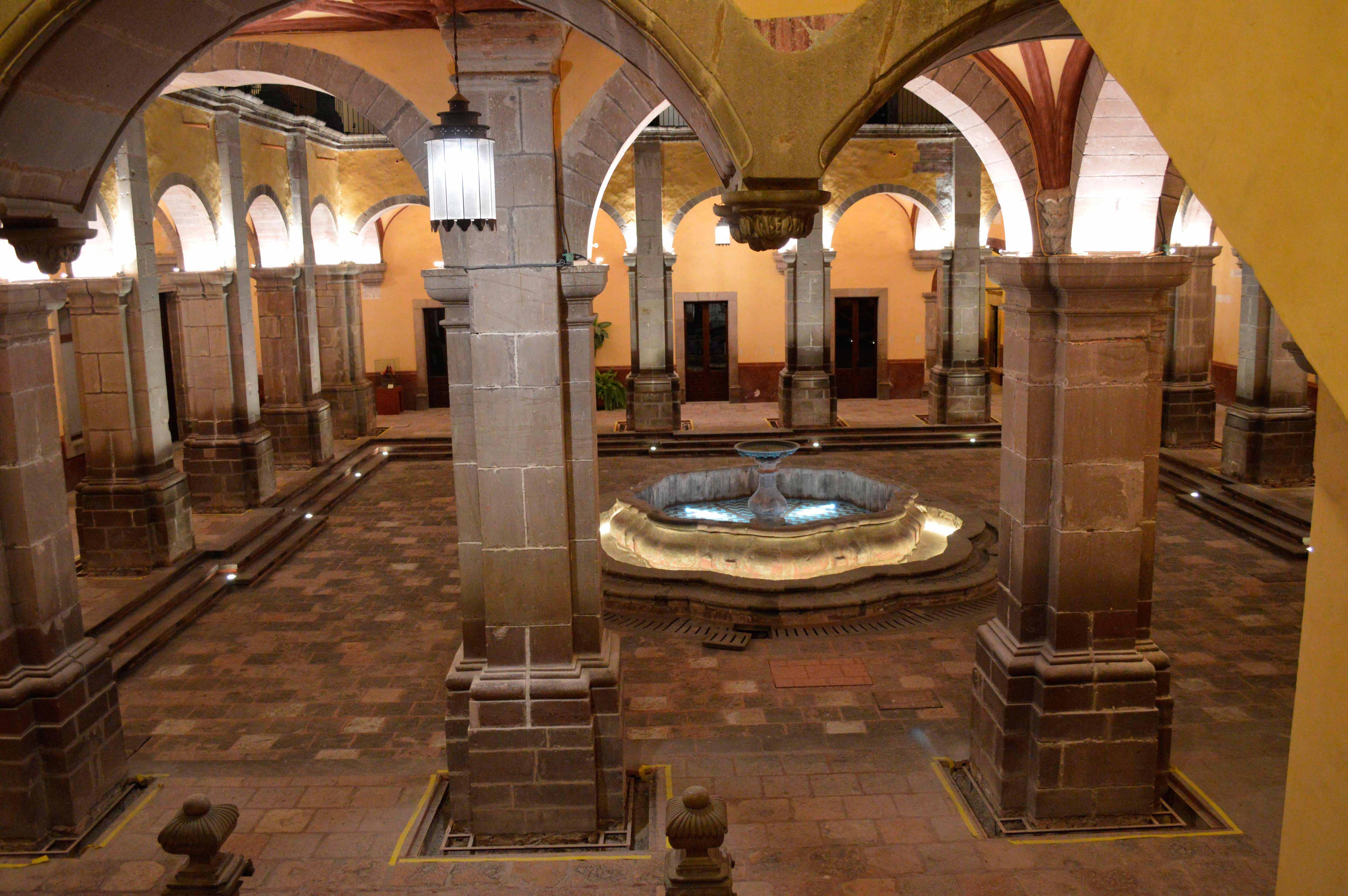 Patio interior convento de Santa Rosa de Viterbo México